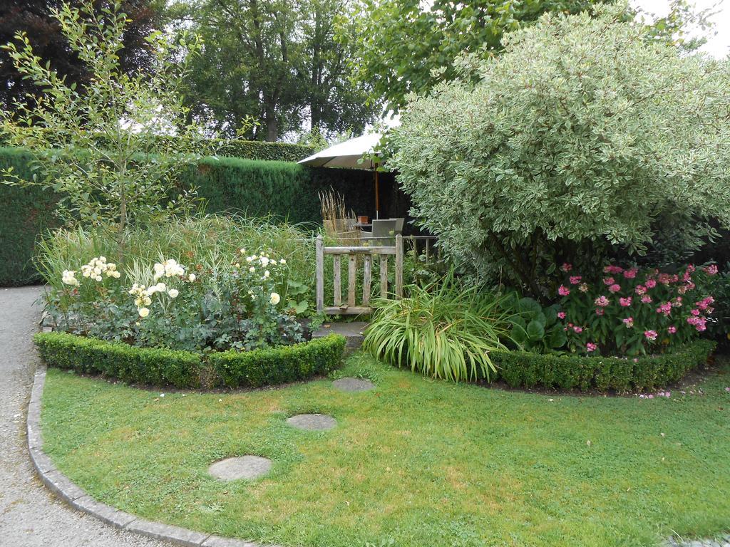 Le Bien-Aller Des Perets Hotel Saint-Hubert Buitenkant foto