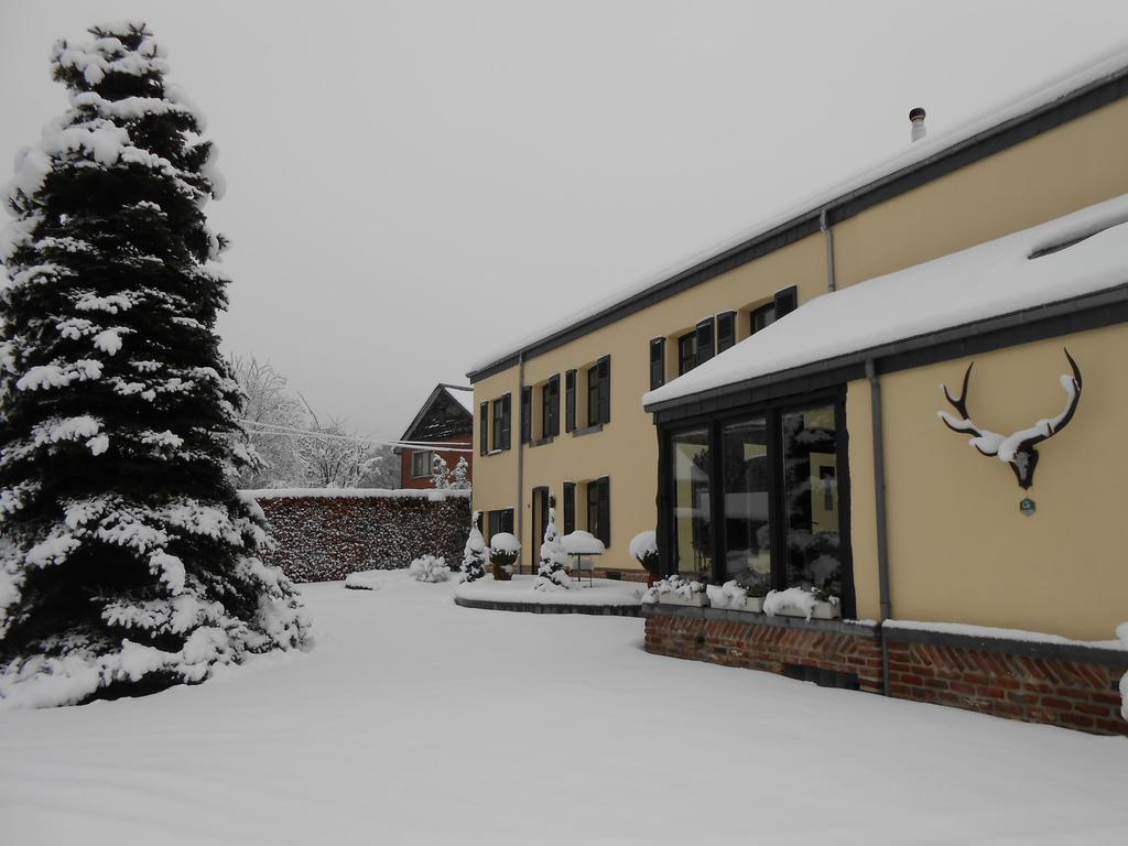 Le Bien-Aller Des Perets Hotel Saint-Hubert Buitenkant foto