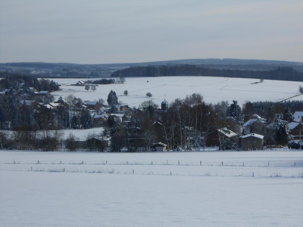 Le Bien-Aller Des Perets Hotel Saint-Hubert Buitenkant foto